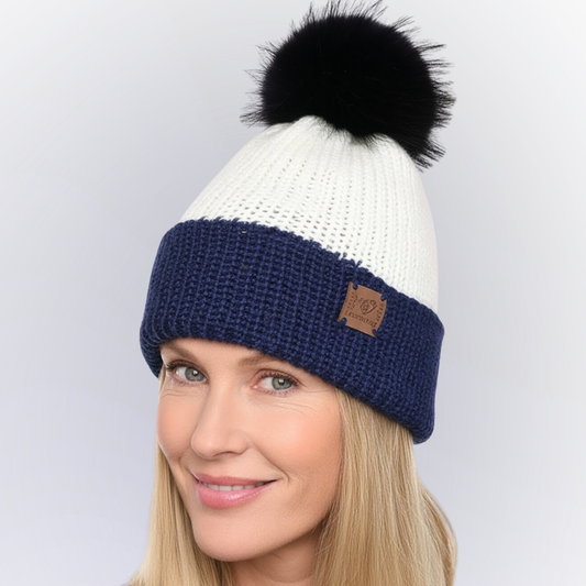 Gorro de Lã Branco Pérola com Faixa e Pompom Azul Marinho